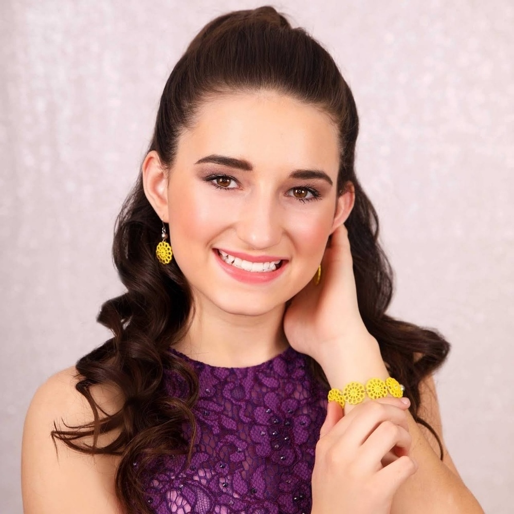 Meet your Posher, Alexandra